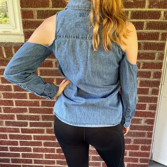 Urban Renewal Off The Shoulder Denim Top - size S - Picture 3 of 7